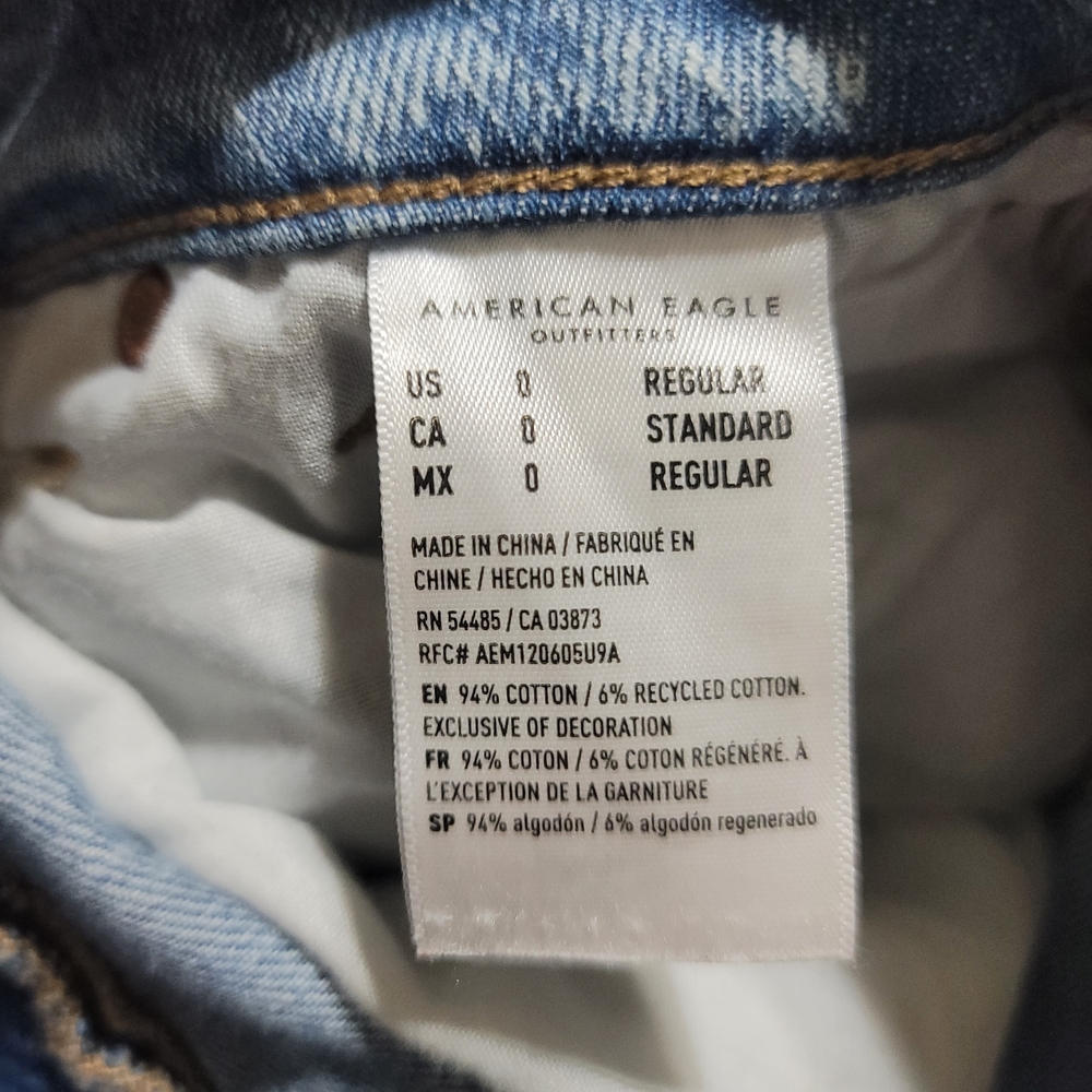 American Eagle Highest Rise Mom Jean Sz 0 Blue Denim Distressed AE School - Picture 7 of 7